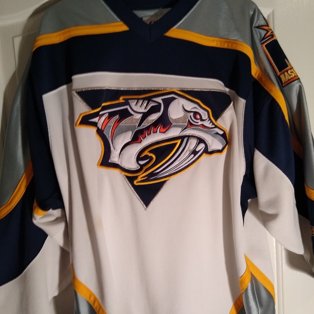 Men's Nashville Predators Jersey size large